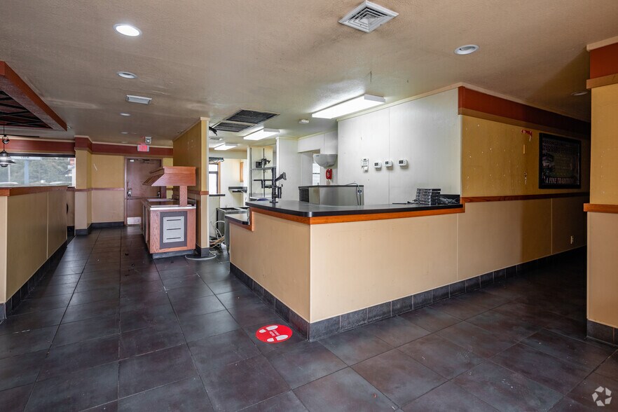 More Photos Of 354 Kimball Crossing Dr, Kimball Restaurant For Lease