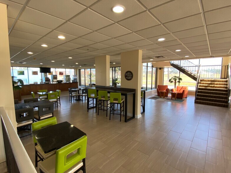 More Photos Of 125 Venture Dr, Brunswick Hotel For Sale