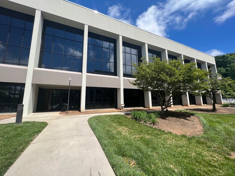 More Photos Of 1 Centerview Dr, Greensboro Unknown For Lease