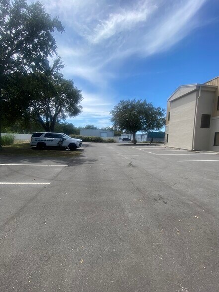 More Photos Of 15506 County Line Rd, Spring Hill Daycare Center For Lease