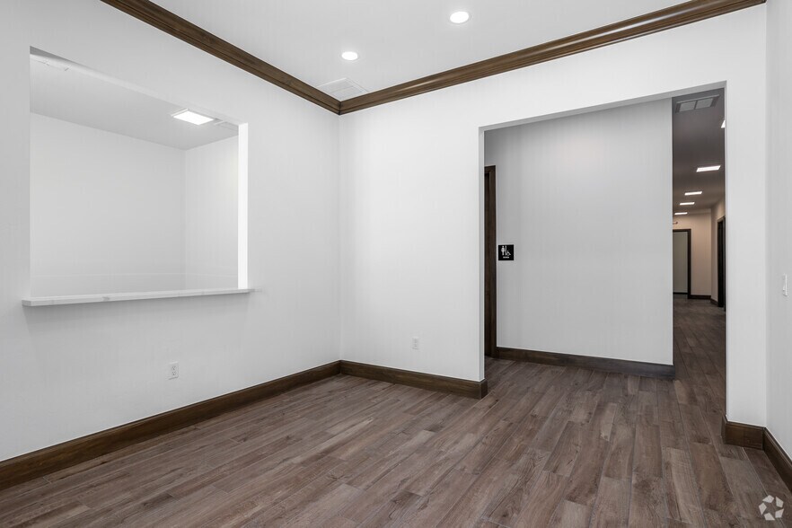 More Photos Of 2900 Washington Dr, Norman Unknown For Lease