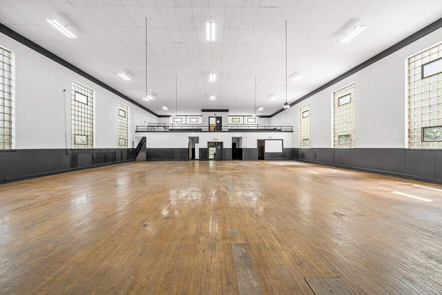 More Photos Of 379 Cherry St, Pottstown Flex For Lease