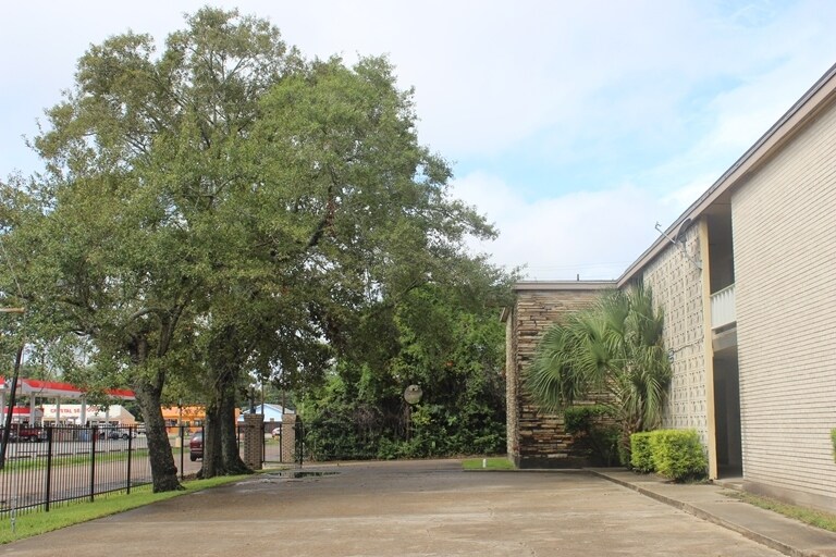 More Photos Of 1500 Link Ave, Orange Apartments For Sale
