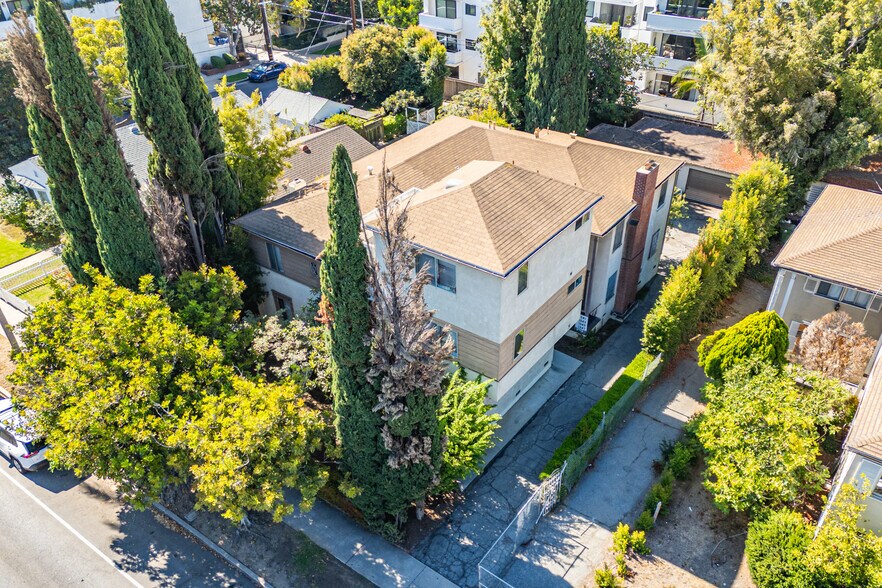 More Photos Of 1541-1547 Veteran Ave, Los Angeles Apartments For Sale