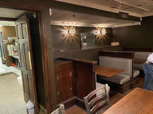 More Photos Of 520 S Front St, Columbus Bar For Lease