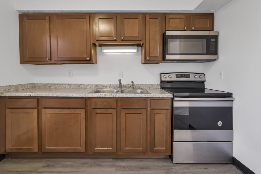 More Photos Of 1928 Agler Rd, Columbus Apartments For Sale