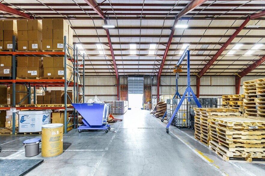 More Photos Of 5575 W Riverbend Ave, Post Falls Warehouse For Lease