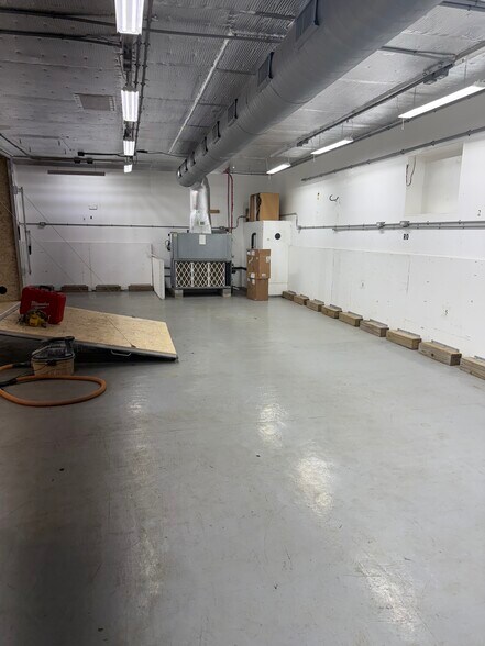More Photos Of 42 Lewiston Rd, Gray Warehouse For Lease
