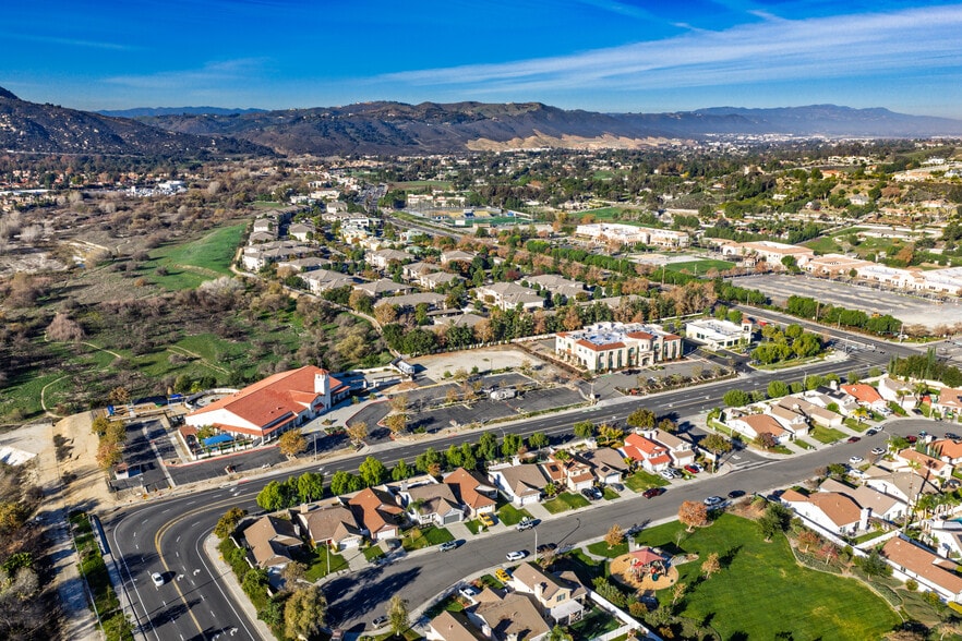 More Photos Of 44625 Avenida de Missiones, Temecula Medical For Lease