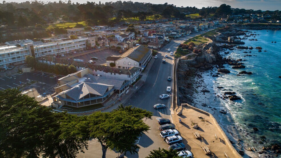 More Photos Of 631 Ocean View Blvd, Pacific Grove Restaurant For Lease