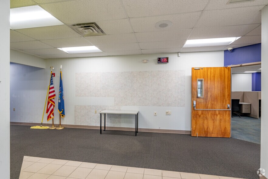 More Photos Of 26 Steele Ave, Arcade Office For Lease
