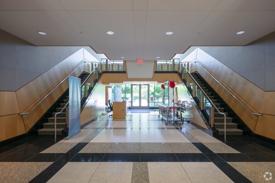 More Photos Of 6600 Peachtree Dunwoody Rd NE, Atlanta Office For Lease