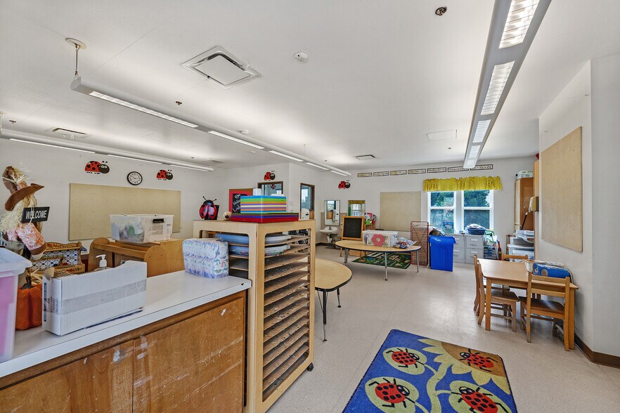 More Photos Of 4930 Newanga Ave, Santa Rosa Religious Facility For Lease