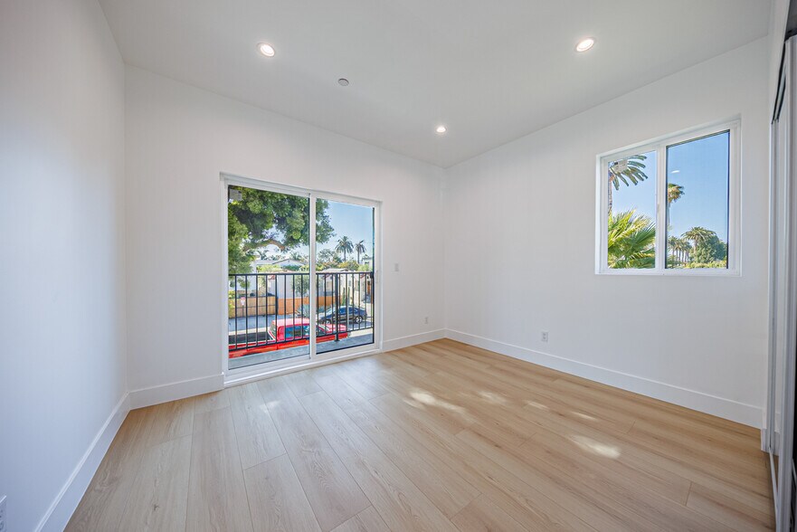 More Photos Of 2938 S Sycamore Ave, Los Angeles Apartments For Sale