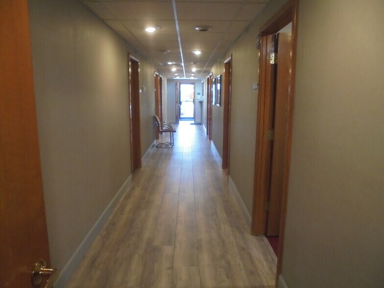 More Photos Of 320 E Hobsonway, Blythe Healthcare For Sale