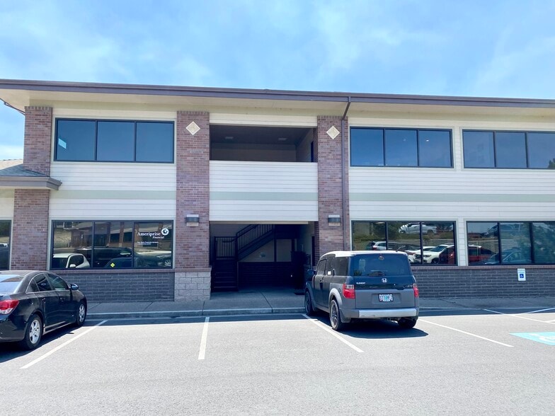More Photos Of 3523 Arrowhead Dr, Medford Office For Lease
