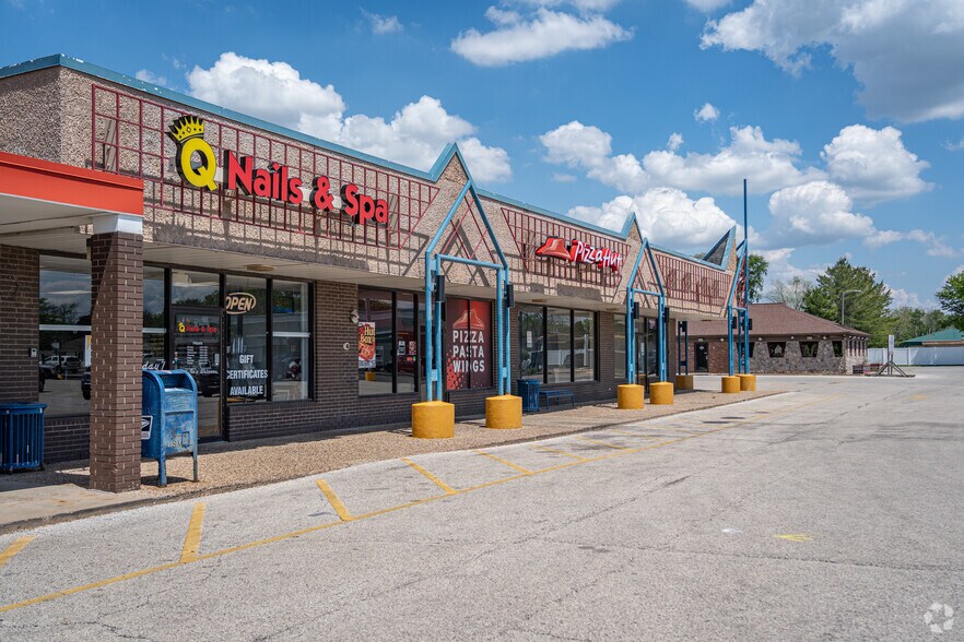 More Photos Of 1205-1405 W Garfield Ave, Bartonville General Retail For Lease