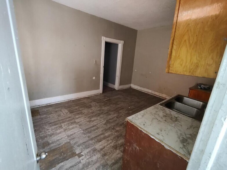 More Photos Of 1310 Bleecker St, Utica Apartments For Sale
