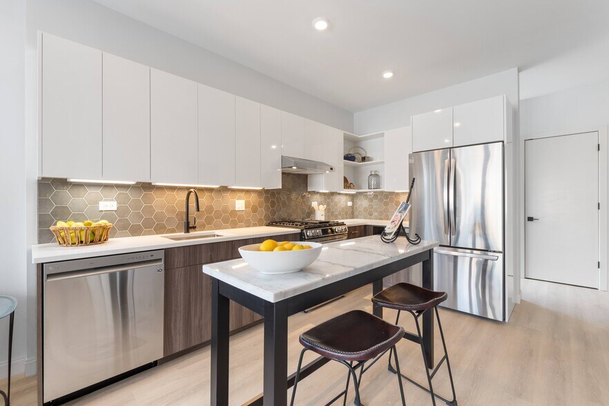 More Photos Of 4501 N Sheridan Rd, Chicago Apartments For Lease