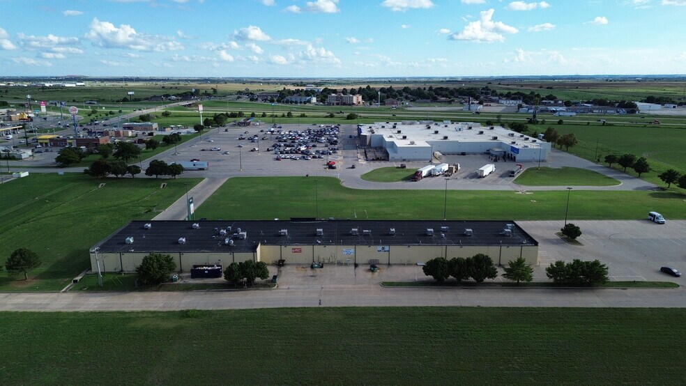 More Photos Of 1701-1715 Investors Ave, El Reno Unknown For Sale