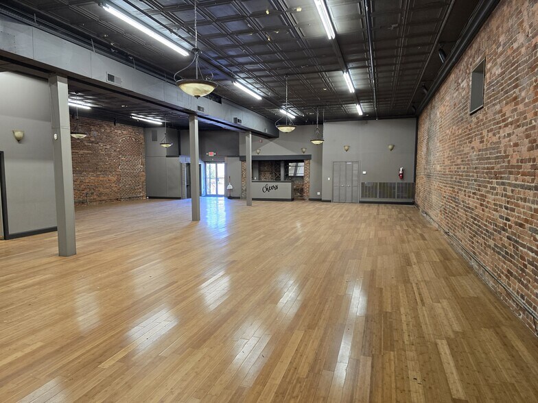 More Photos Of 726 Bank St NE, Decatur Storefront Retail Office For Lease