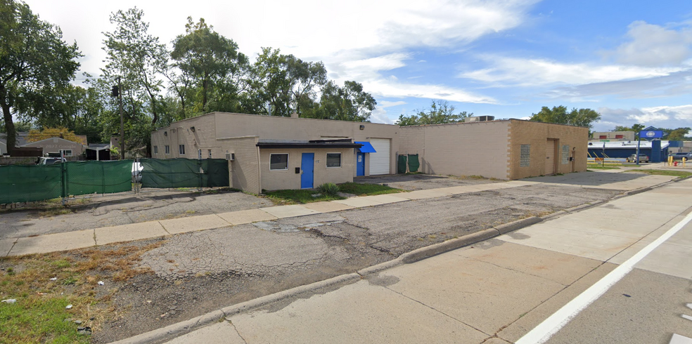 Primary Photo Of 524 E 10 Mile Rd, Hazel Park Warehouse For Sale