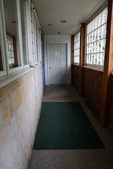 More Photos Of 807 NH-3A, Bow Light Manufacturing For Sale