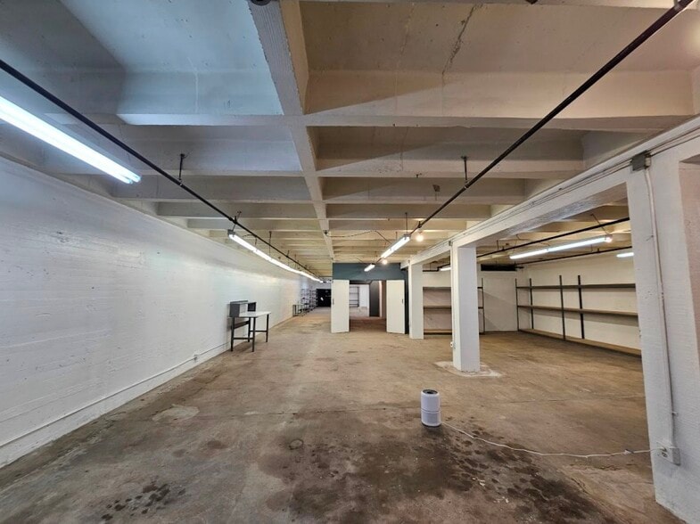 More Photos Of 718 Gladys Ave, Los Angeles Warehouse For Lease