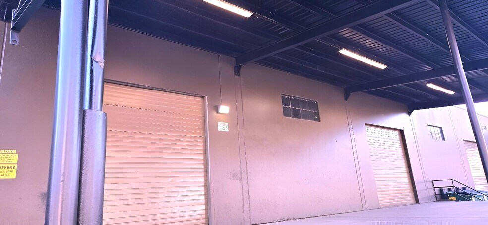More Photos Of 3150 NW 31st Ave, Portland Warehouse For Lease