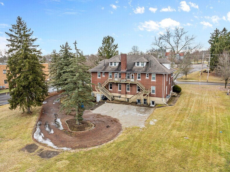 More Photos Of 203 Glamorgan St, Alliance Apartments For Sale