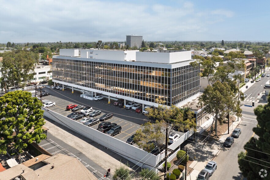 More Photos Of 3605 Long Beach Blvd, Long Beach Office For Lease
