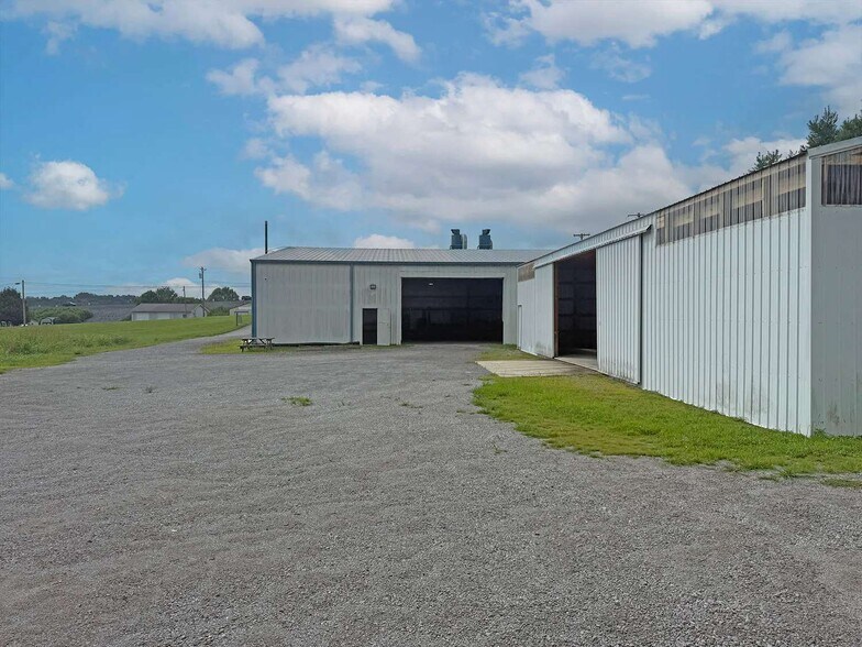 More Photos Of 972 Old US 68, Campbellsville Unknown For Lease
