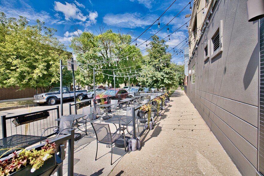 More Photos Of 3026 W Montrose Ave, Chicago Storefront Retail Residential For Sale