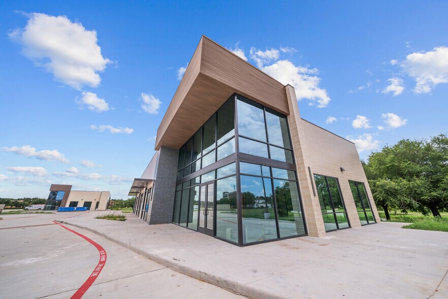 More Photos Of 7507 Branford Pl, Sugar Land Medical For Sale