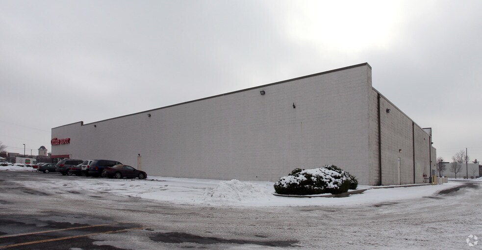 More Photos Of 1276 US Hwy 31 N, Greenwood Storefront For Sale