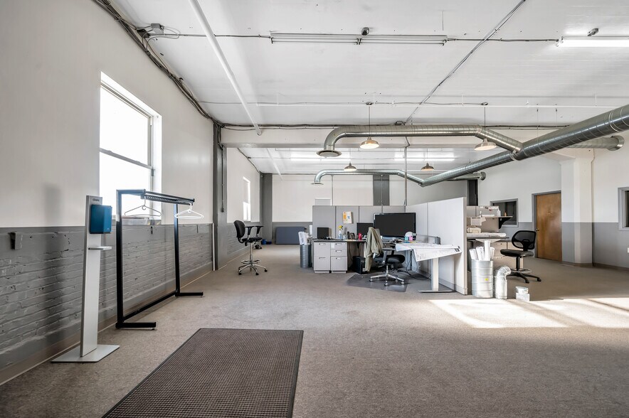 More Photos Of 373 High St, Wilkes Barre Manufacturing For Lease