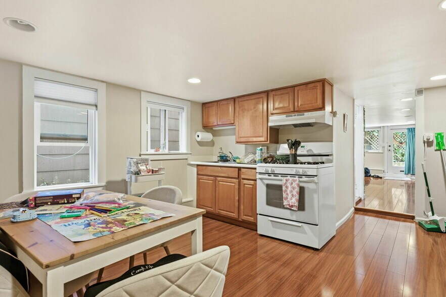 More Photos Of 8 Yosemite Ave, Oakland Apartments For Sale