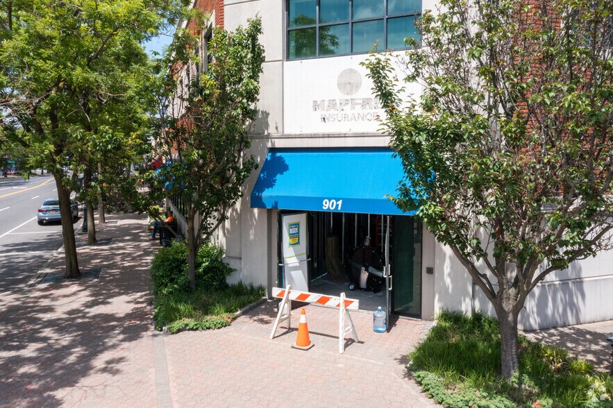 More Photos Of 901 Franklin Ave, Garden City Medical For Lease