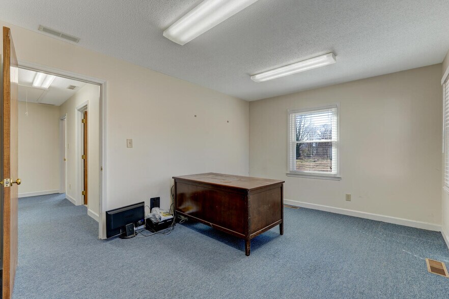 More Photos Of 601 W Harrison St, Reidsville Medical For Sale