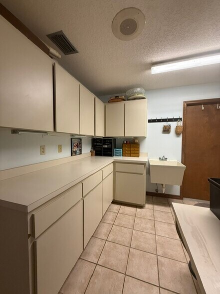 More Photos Of 33322 County Road 437, Sorrento Specialty For Sale