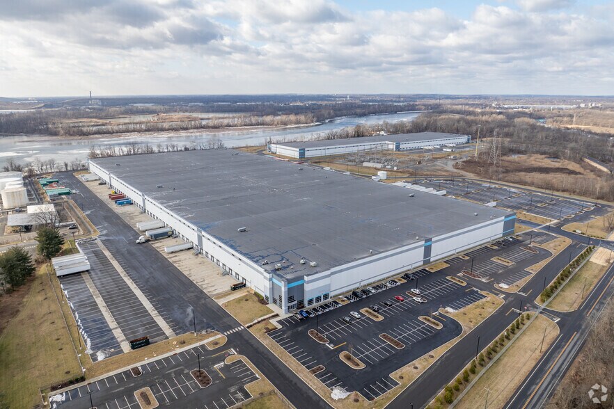 More Photos Of 1369 Lamberton Rd, Hamilton Township Warehouse For Lease