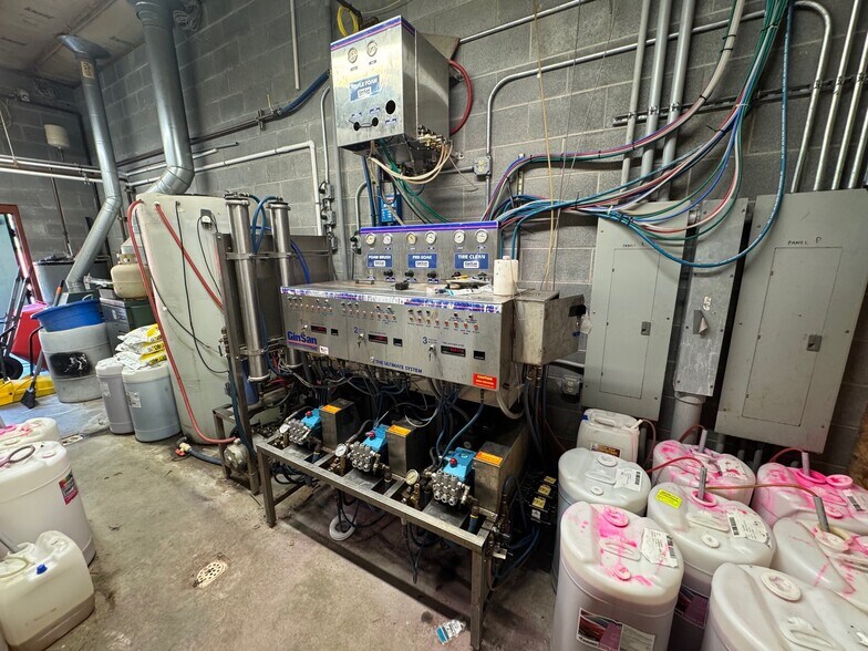 More Photos Of 2011 S Main St, Farmville Carwash For Sale