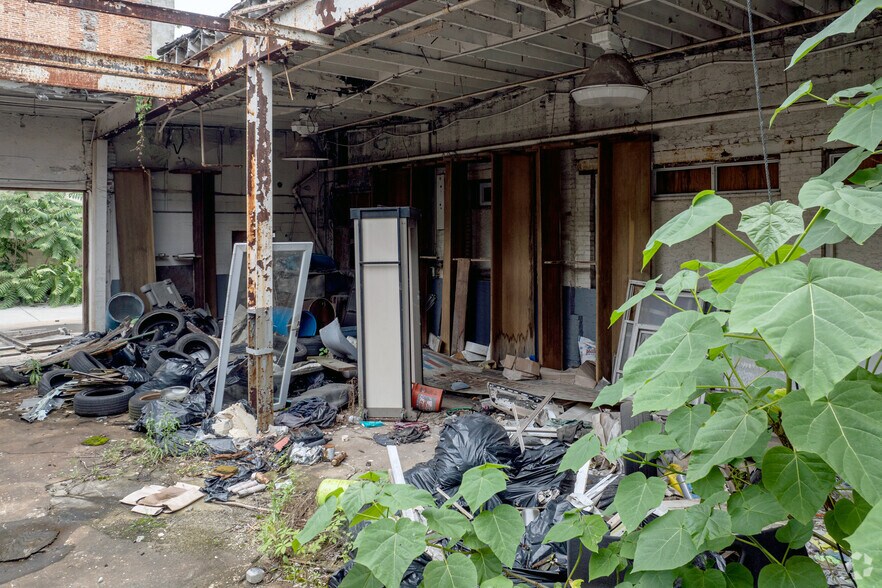 More Photos Of 2204 Frederick Ave, Baltimore Industrial For Sale