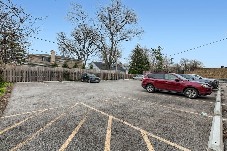 More Photos Of 1039-1059 Waukegan Rd, Glenview Unknown For Lease