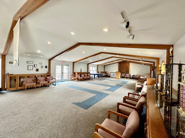 More Photos Of 1001 S Davis St, Kirksville Sorority Fraternity House For Sale