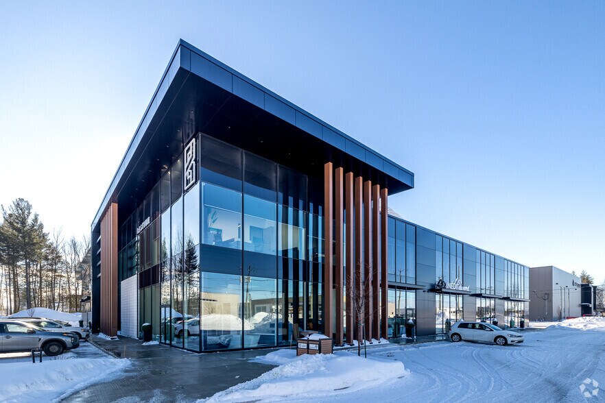 Primary Photo Of 1503 Boul Michèle-Bohec, Blainville General Retail For Lease