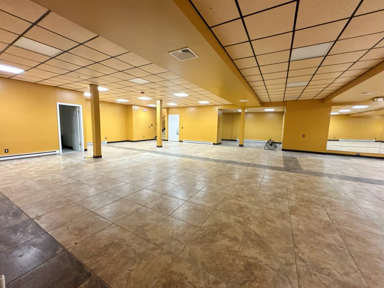 More Photos Of 15-17 Oak St, Patchogue Office Residential For Sale