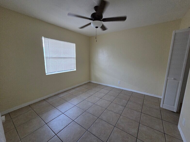 More Photos Of 821-825 NW 10th Ter, Fort Lauderdale Apartments For Sale