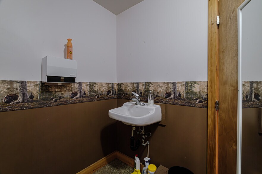 More Photos Of 316 Queensway W, Simcoe Storefront Retail Office For Sale