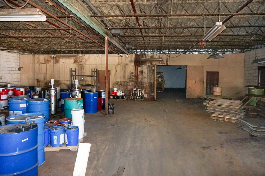 More Photos Of 714 S Franklin St, Cuba Industrial For Sale